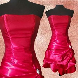 JESSICA MCCLINTOCK strapless red prom dress
